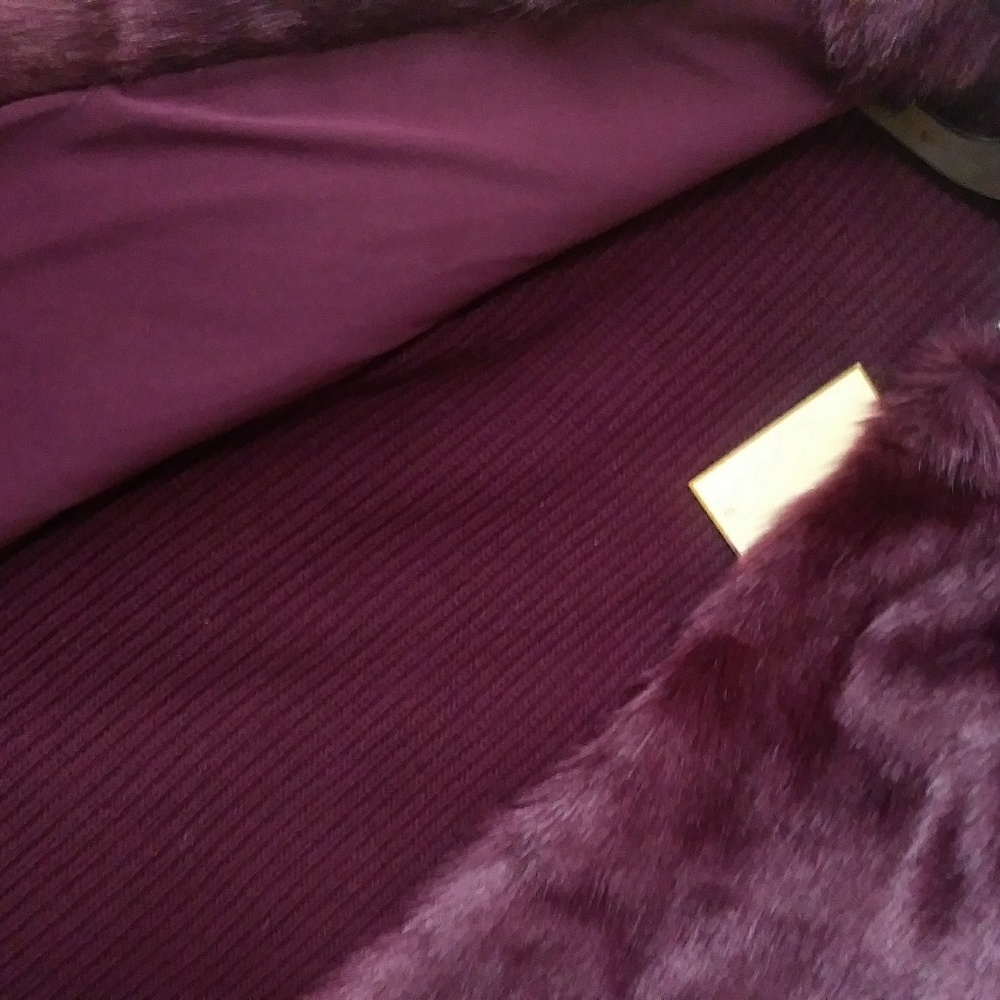 🆕 MICHAEL KORS | Sweater, Faux Fur Vest - Picture 4 of 8